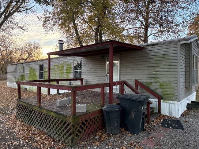 Photo - 722 N Linn St