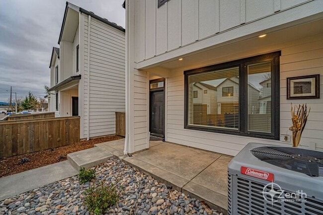 Photo - 16327 NE 21st St