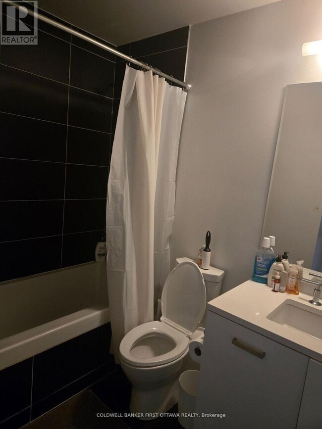 Photo - 224 Lyon St. N Unité 1008