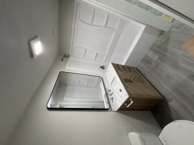Photo - 692 W 500 S