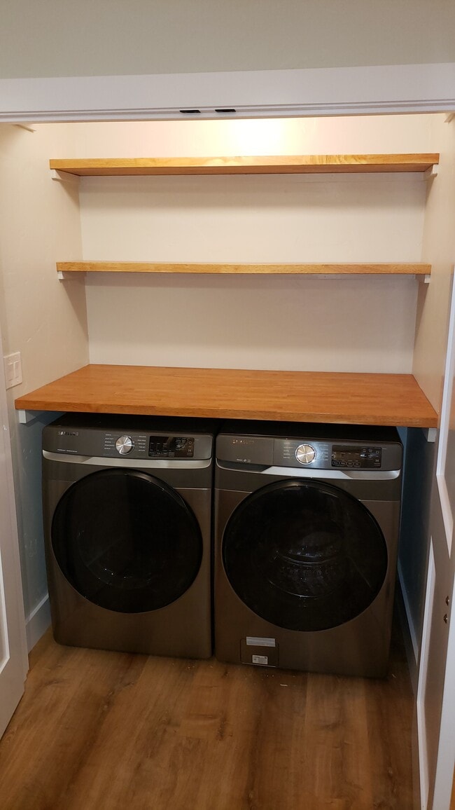 Photo - 1627 Logan St