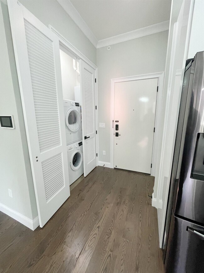 Photo - 31 Court House Pl Unit 301