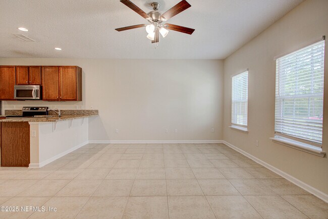 Photo - 417 Oasis Ln