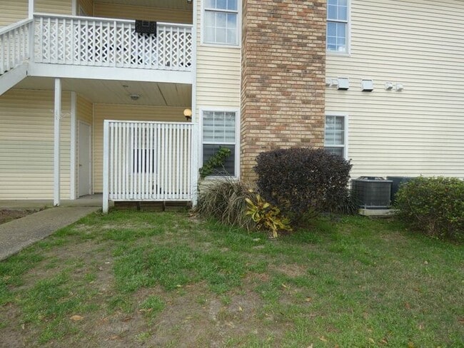 Photo - 501 E Burgess Rd