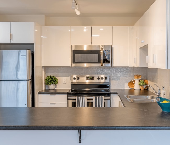 Building Photo - Forest Hill Towers