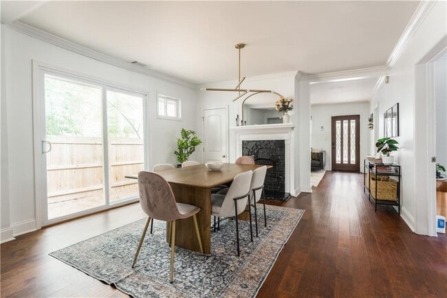 Building Photo - 200 Lowry St NE