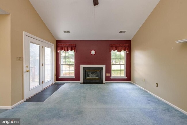 Photo - 193 Hawthorne Ct