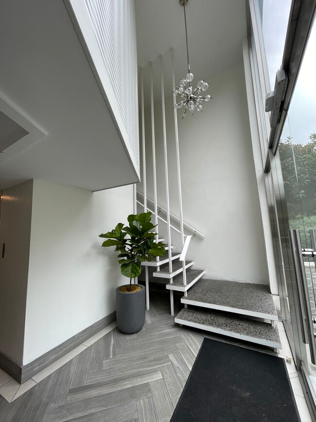 Photo - Live The  Beverly Hills Lifestyle Today