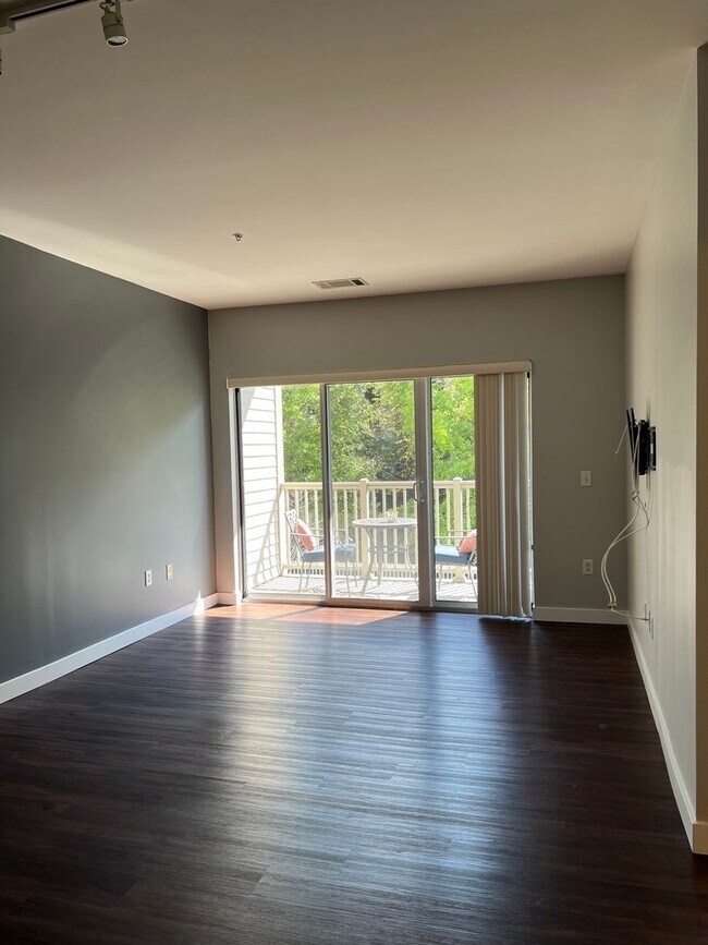 Photo - 1 BD/1BA + Den Condo in Silver Spring