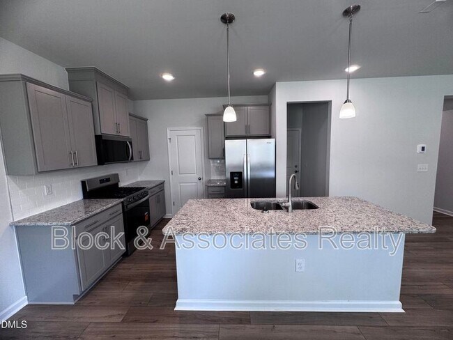 Photo - 203 Broomside Ave