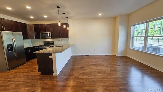 Photo - 260 W Main St Unit 5