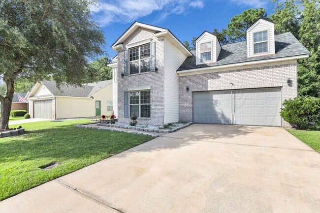 Photo - 136 Meadowside Ln