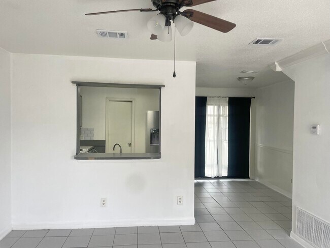 Photo - 710 Legion Dr