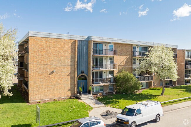 Photo - Chinook Meadows Apartments