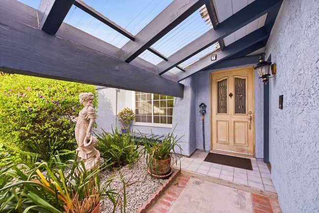 Photo - Bright, Charming & Garden-Filled