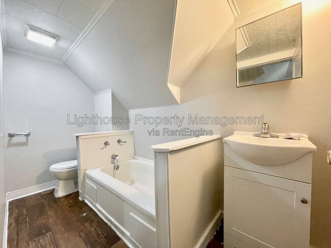 Photo - 1167 Pine St