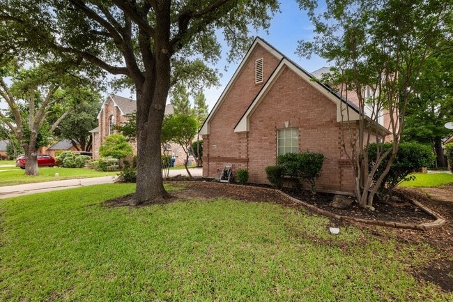 Photo - 5910 Spring Hill Dr House