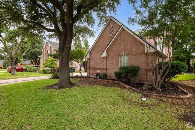Building Photo - 5910 Spring Hill Dr Rental