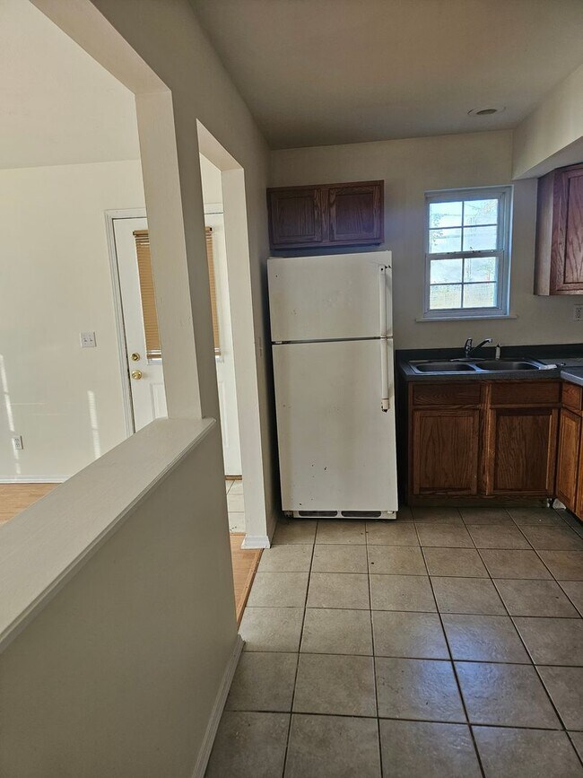 Photo - 2BD/1BA Duplex