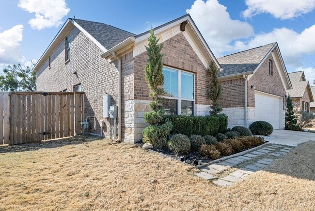 Photo - 909 Zacarias Dr