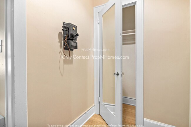 Photo - Classic Nob Hill Studio with Courtyard + G... Unit 310