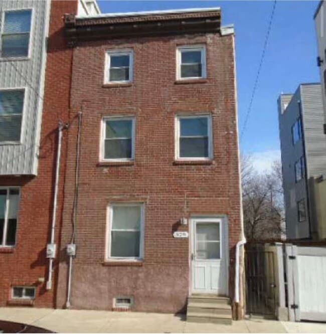Building Photo - Amazing 3 bedroom Rental