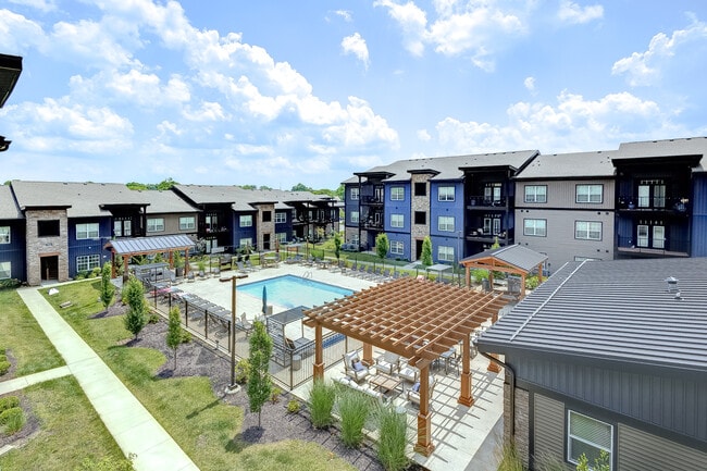 The Thomas - Pool & Patio - The Thomas