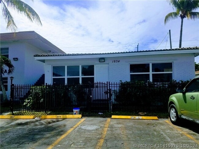 Photo - 1826-1834-1834 Johnson St