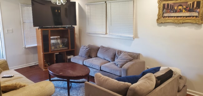 Photo - 3083 Lone Oak Ave SW