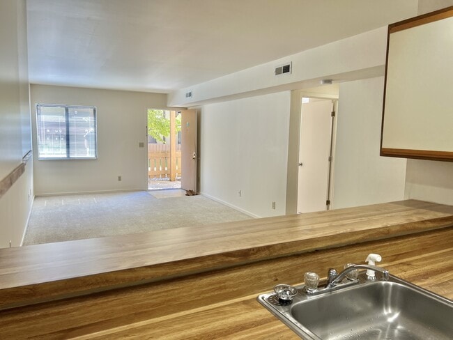 Photo - 1000 Linden Ave