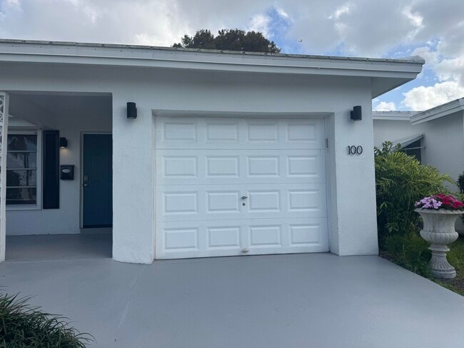 Photo - 100 NW 27th St