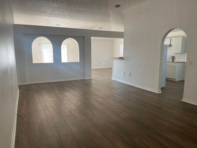 Photo - 3 BR/2BA $1899 Middleburg