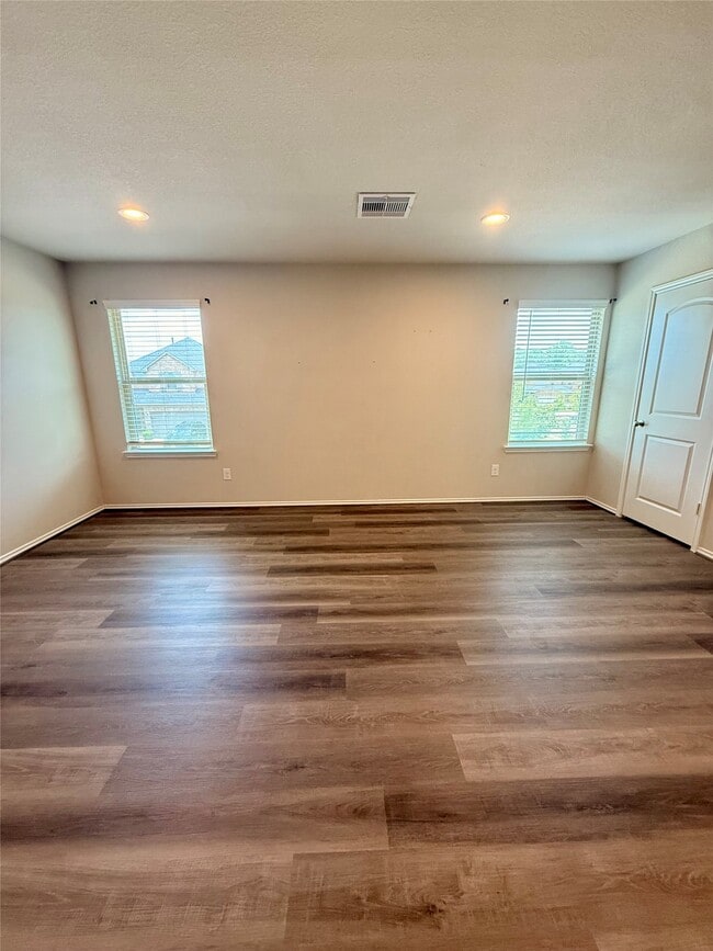 9278 Inland Leather Ln