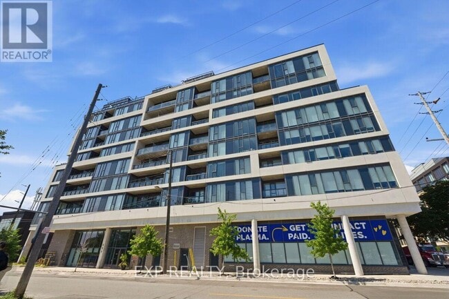 Photo - 859 The Queensway Unit 905