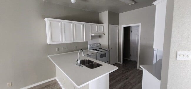 Building Photo - 1217 Armadillo Rd Rental