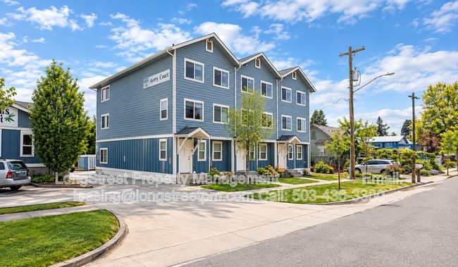 132 SW Avery Ave