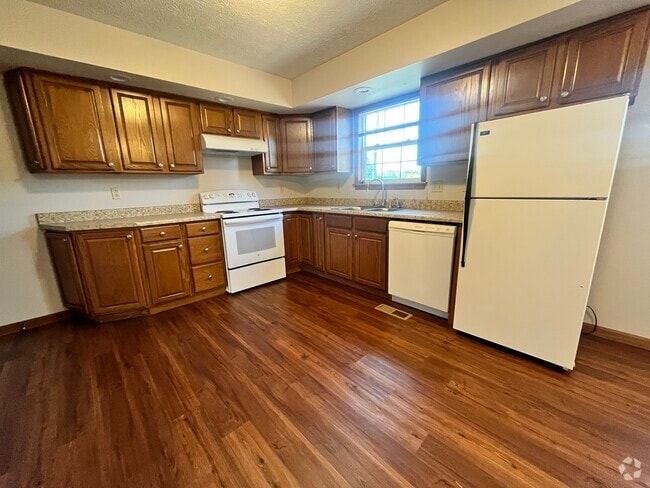 Building Photo - Dunhill Townhouses