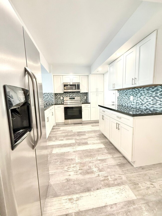 Photo - 1150 Hillsboro Mile Unit 707