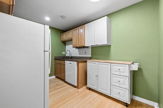 Photo - 116 Sycamore St Unit 22