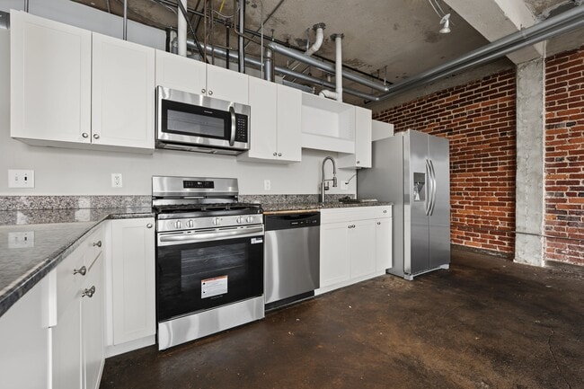 Photo - 95 Forsyth St NW