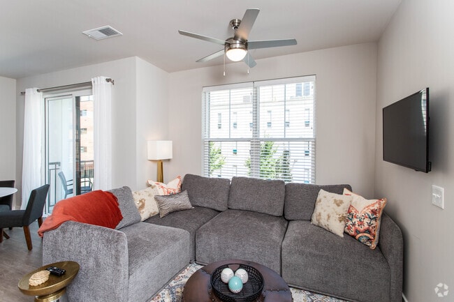 2BR, 2BA - 1,031-1,089 SF - Stevie
