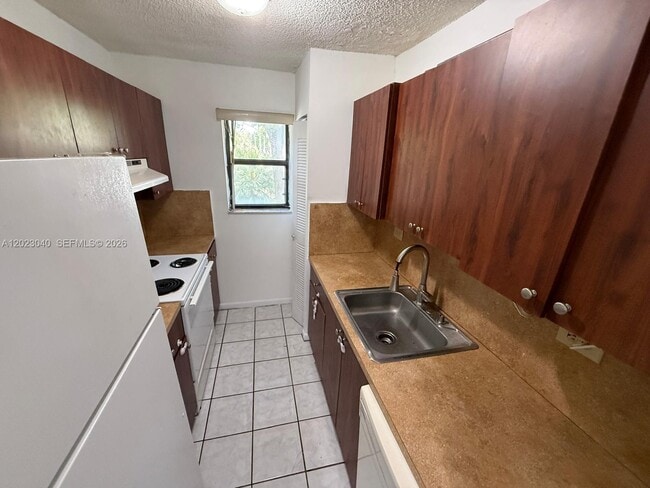 Photo - 6975 NW 179th St Unit 204