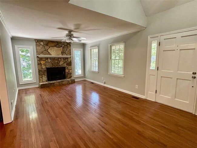 Photo - 665 Gregory Manor Dr SW