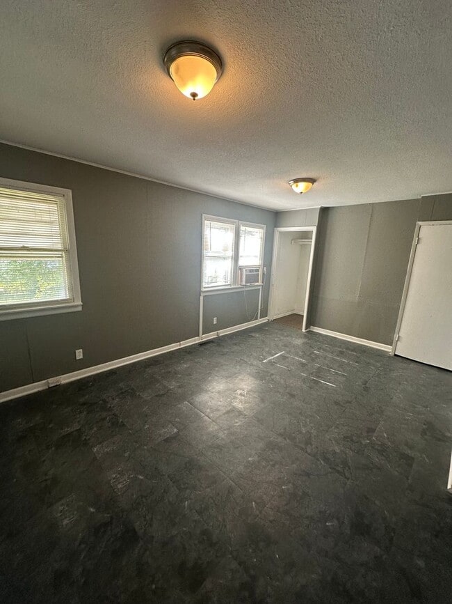 Photo - 1428 S Willow Ave Unit 1428 S Willow Ave - 64052