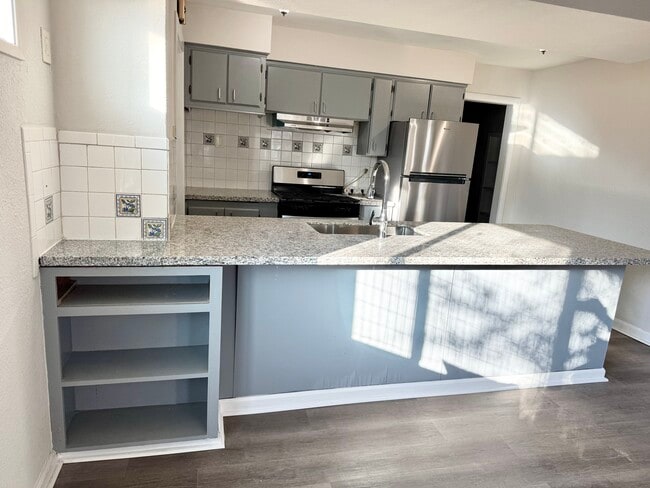 Photo - 2840 Belden St