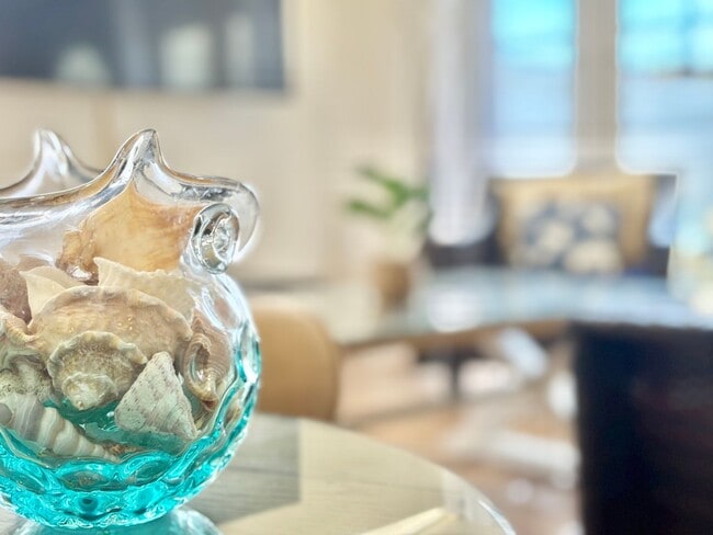 Photo - 207 Rossmore- MFR Unit 1