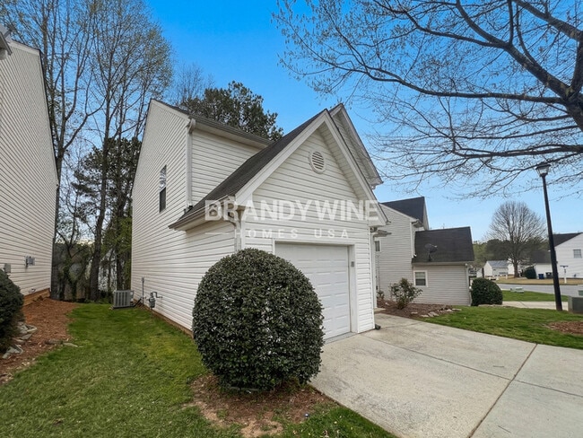 Photo - 252 Springbottom Ct SE