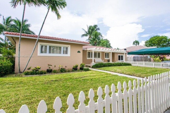 Photo - 714 Harrison St