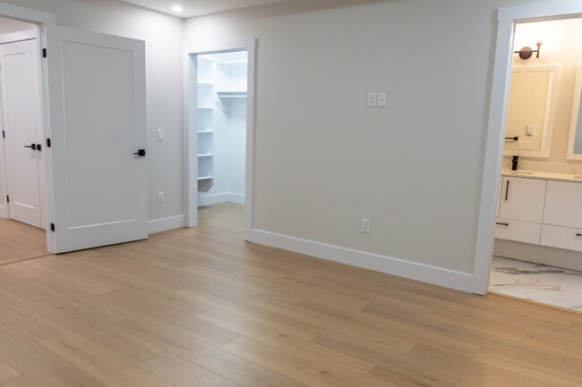 Photo - 123 Colonial Cres