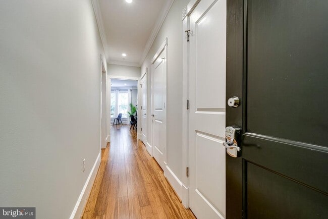 Photo - 910 Powhatan St Unidad 205S